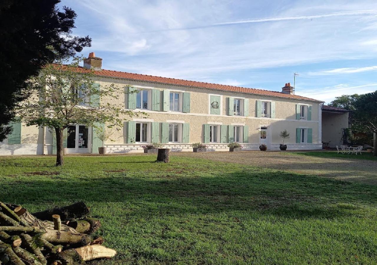 Hotel Les Grands Vents Chervettes Exterior foto